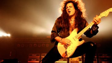 Yngwie Malmsteen - 10 Fastest Guitarists Of All Time